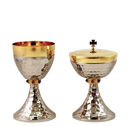 CALICE E PISSIDE BICOLORE CON MARTELLATURA