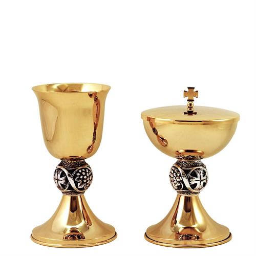  CHALICE AND CIBORIUM WITH GRAPES AND VINE KNOP