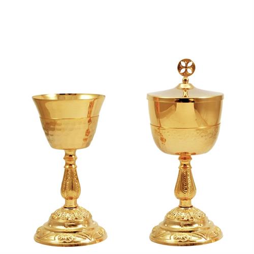 GOLD PLATED TRAVEL CHALICE AND CIBORIUMI WITH DECORATED BASE