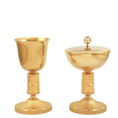 MEDIEVAL STYLE GOLD PLATED CHALICE AND CIBORIUMIS