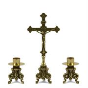 CROCE E CANDELIERI DA ALTARE SU BASE ROCOCO' h. 36 cm.