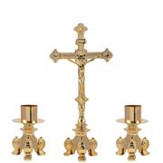 CROCE E CANDELIERI DORATI DA ALTARE SU BASE BAROCCA h. 33 cm.