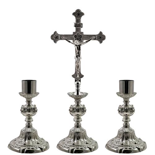 CROCE E CANDELIERI DA ALTARE CON ANGELI